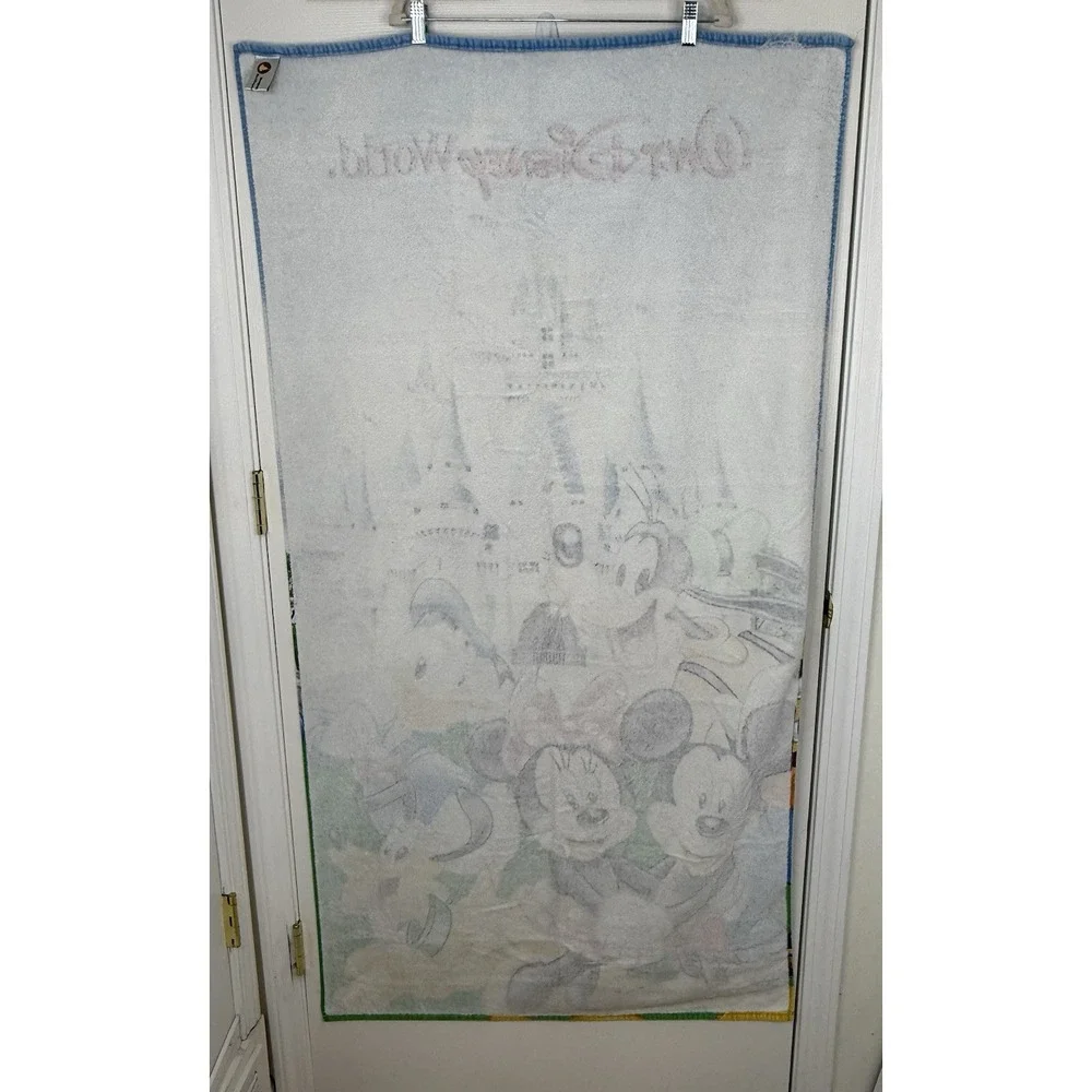 Vtg Walt Disney World Beach Bath Towel Castle Mickey Minnie Goofy Donald Pluto